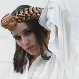 Zara FEATHERED HEADBAND HEADPIECE. Taupe Brown. Size M. New with Tags.